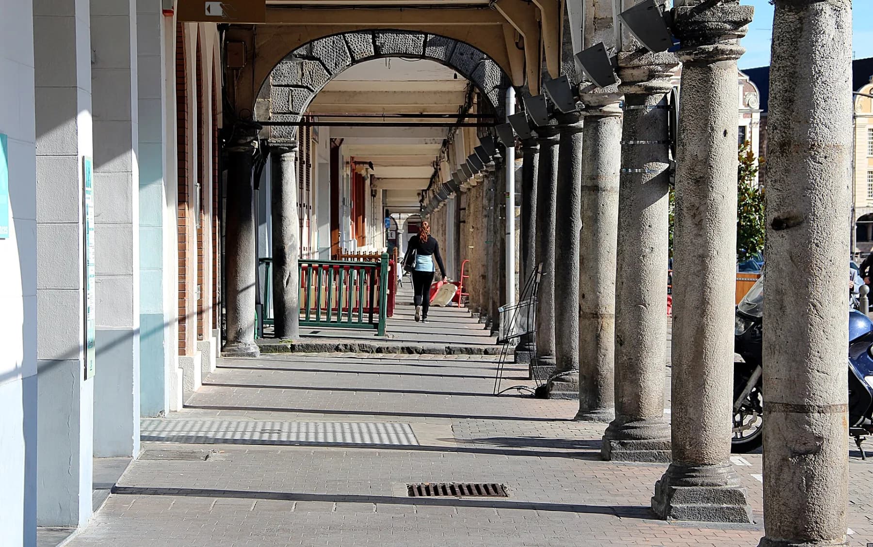 Arcades en pierre de la Grand’Place d’Arras